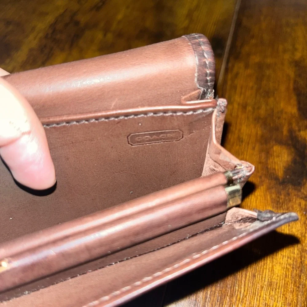 VINTAGE Coach Chocolate Leather kiss lock Wallet - Picture 2 of 7